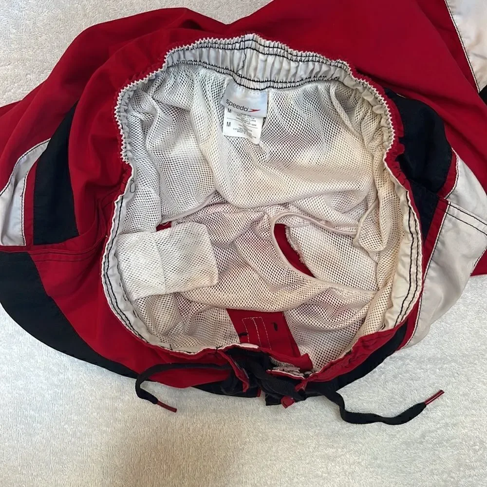 Speedo Mens swim trunks.  Size medium.